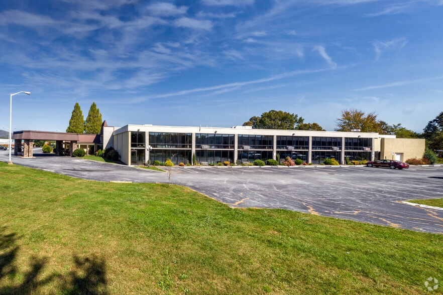 More Photos Of 201 Sugarloaf Rd, Hendersonville Hotel For Sale