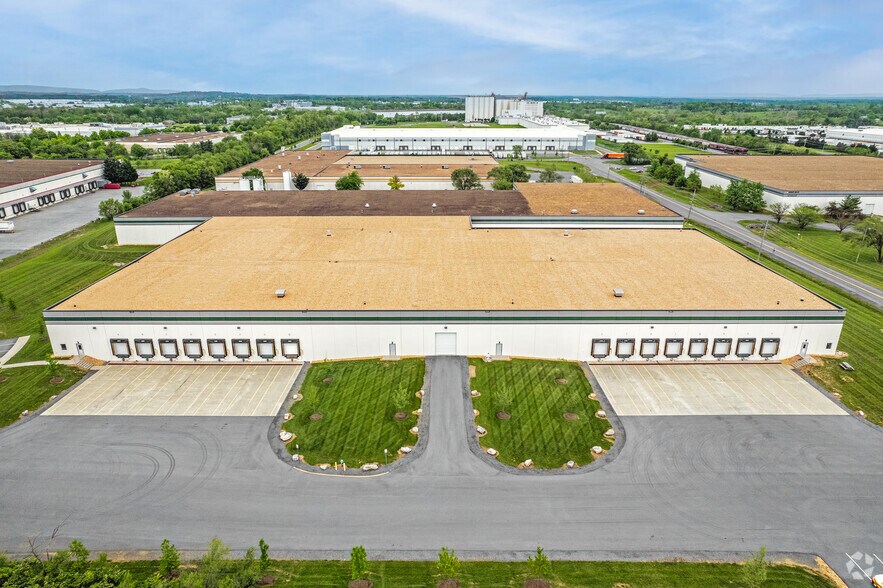 More Photos Of 411 Brooke Rd, Winchester Warehouse For Lease