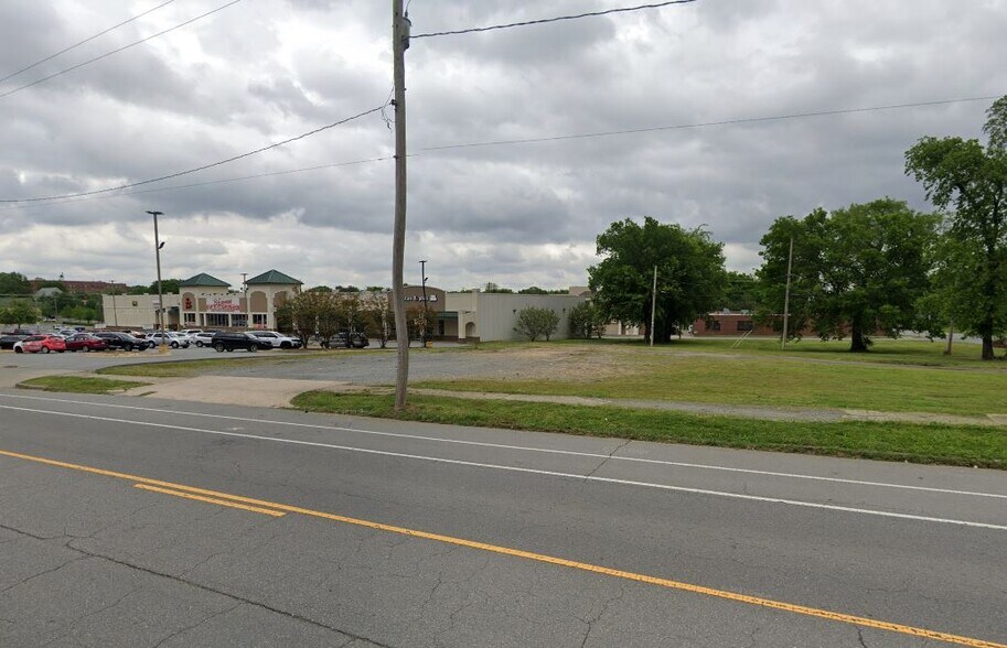 More Photos Of 1711 Main St, Little Rock Storefront For Sale