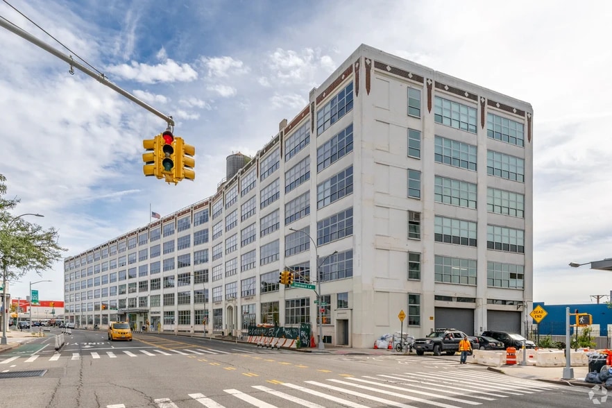 More Photos Of 3720 Northern Blvd, Long Island City Office For Lease