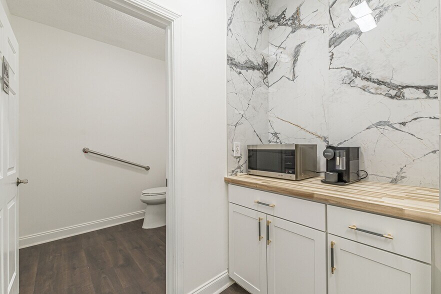 More Photos Of 500 Lanier Ave W, Fayetteville Office For Lease