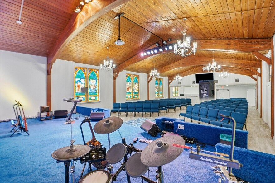 More Photos Of 8075 Lone Star Rd, Jacksonville Religious Facility For Sale
