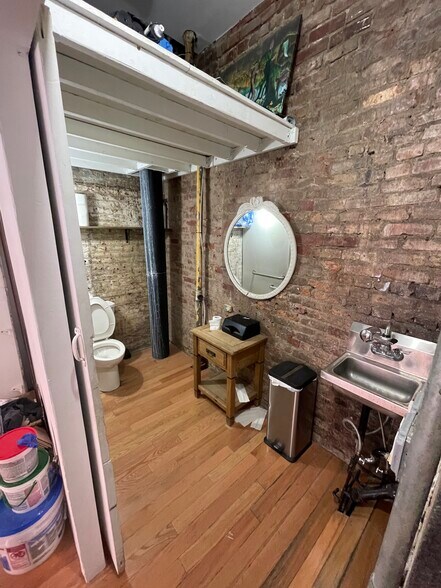 More Photos Of 154 Stanton St, New York Storefront Retail Residential For Lease