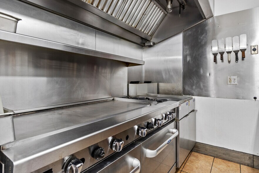 More Photos Of 200 Main st, Idaho City Specialty For Sale