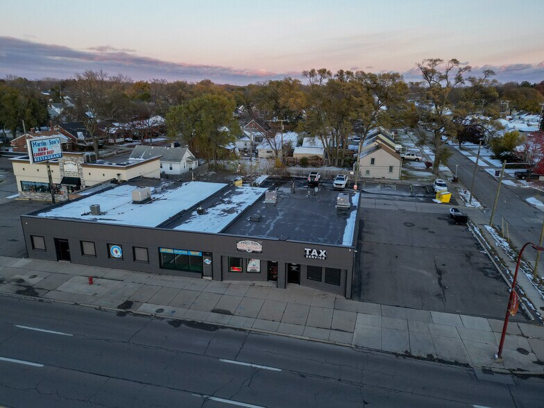 More Photos Of 24544 Van Dyke Ave, Center Line Light Distribution For Lease