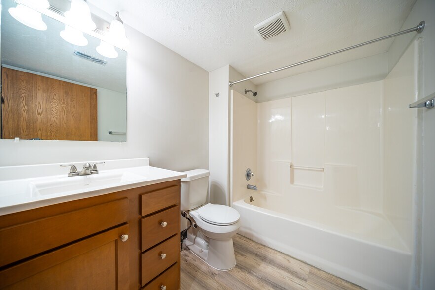 More Photos Of 406 Sumner St, Akron Apartments For Sale