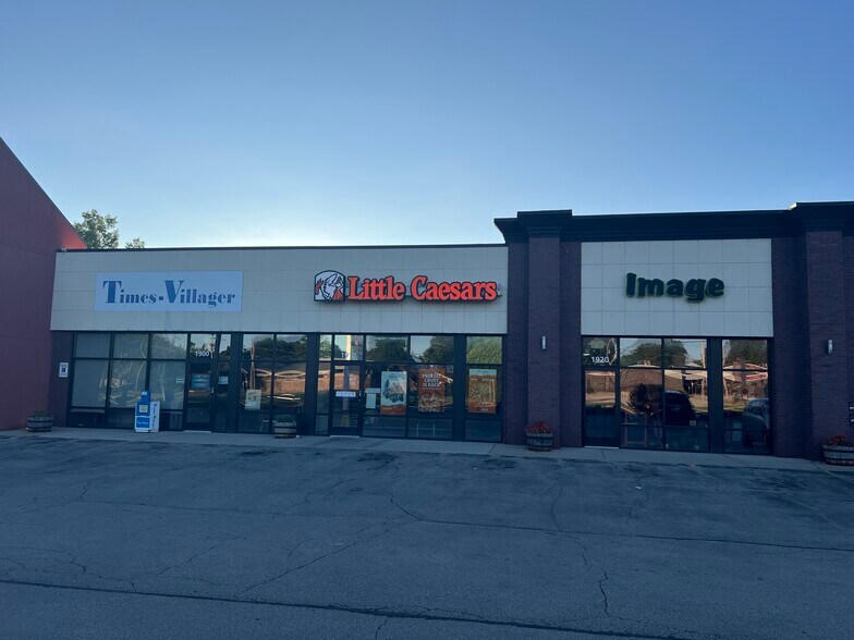More Photos Of 1810-1900 Crooks Ave, Kaukauna General Retail For Lease