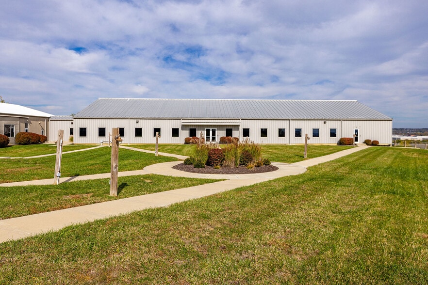 More Photos Of 4400 Port Union Rd, West Chester Light Distribution For Lease