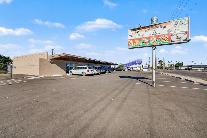 Primary Photo Of 1704 N Country Club Dr, Mesa Restaurant For Sale