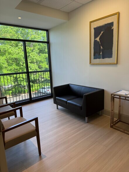 More Photos Of 10475 Medlock Bridge Rd, Johns Creek Medical For Lease