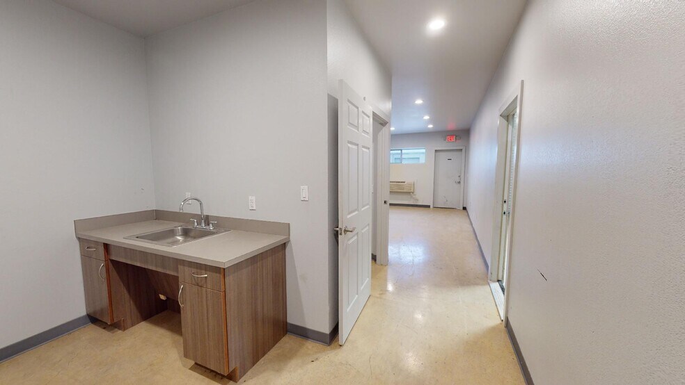 More Photos Of 100 Precision, Buda Warehouse For Lease