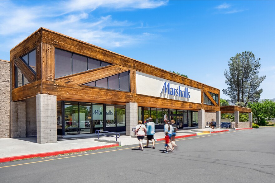 More Photos Of 1375 Rocking W Dr, Bishop Storefront For Sale