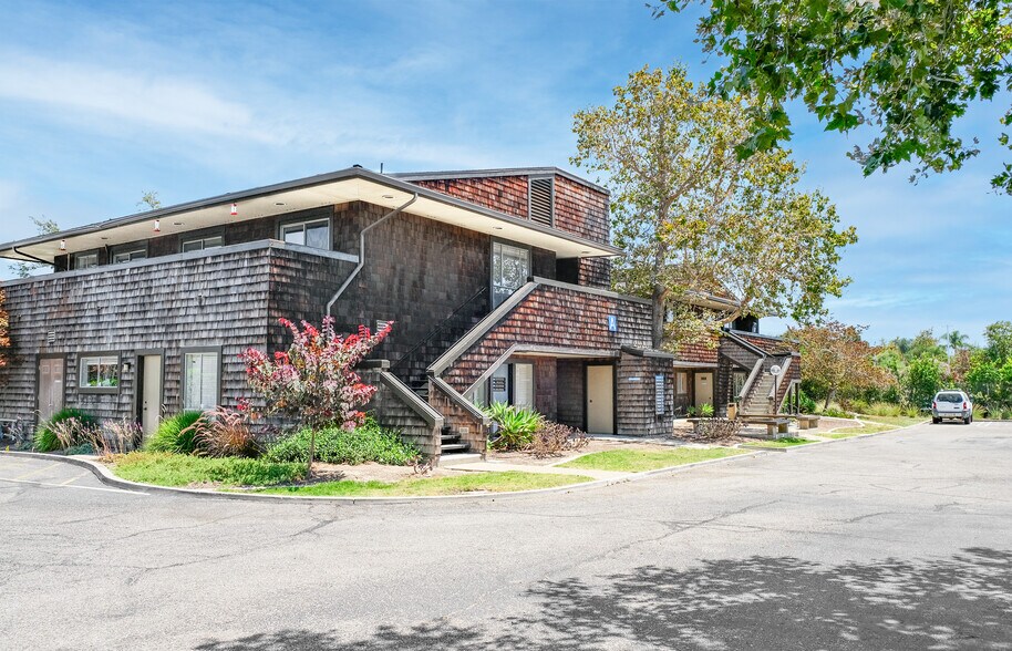 More Photos Of 122 S Patterson Ave, Santa Barbara Office For Sale