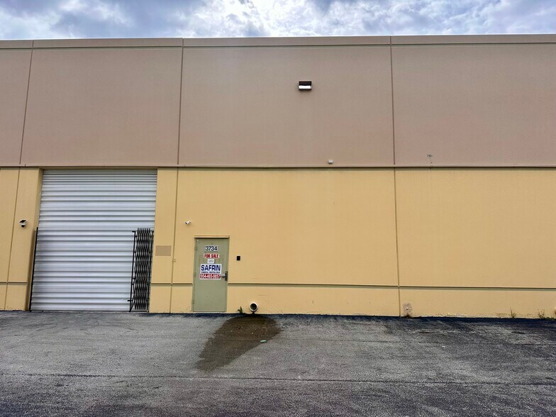 More Photos Of 3752 SW 30th Ave, Fort Lauderdale Warehouse For Sale