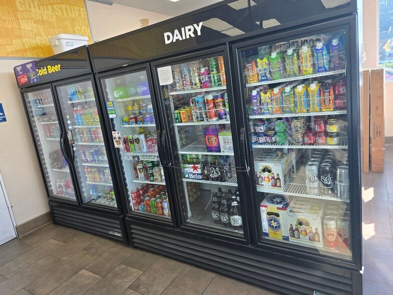 More Photos Of 1020 E Shaw Ave, Fresno Service Station For Sale