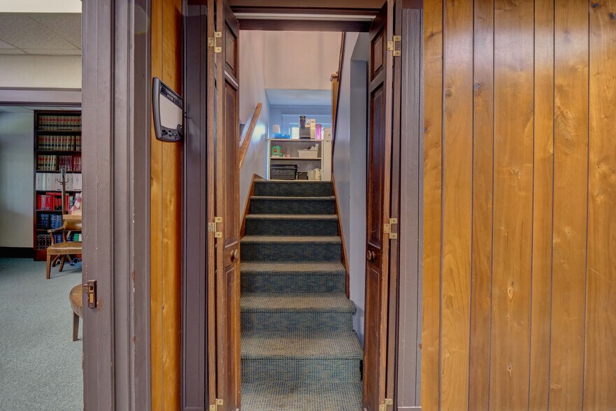 More Photos Of 14 S 5th Ave, Wilmington Office For Sale