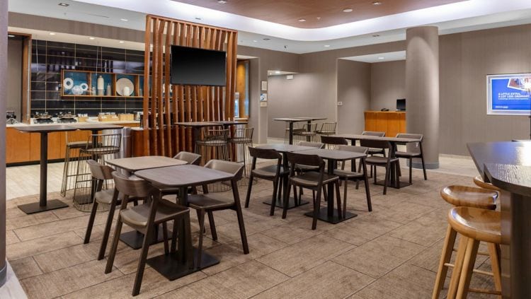More Photos Of 2692 Peachtree Pky, Suwanee Hotel For Sale