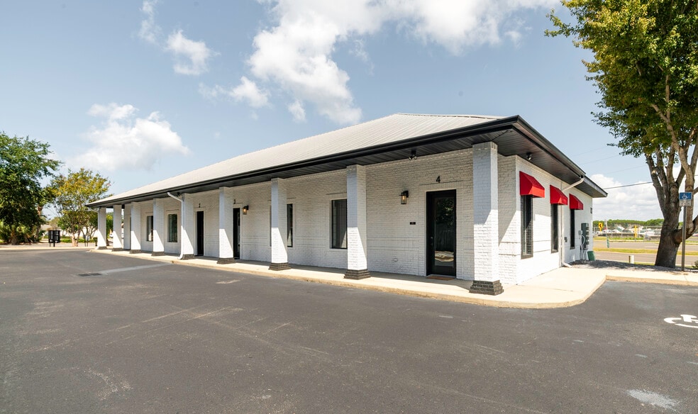 More Photos Of 1012 Airport Rd, Destin Office Residential For Sale