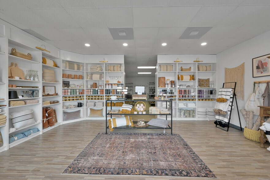 More Photos Of 23233 Snook Ln, Tomball Storefront Retail Office For Lease