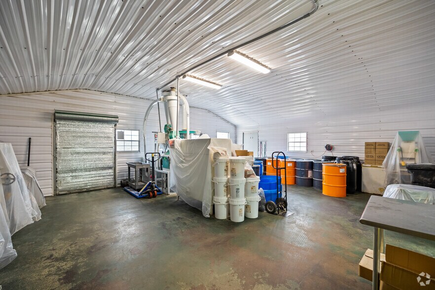 More Photos Of 6212 FM 933, Blum Warehouse For Sale