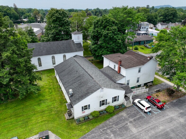 More Photos Of 4408 Albany Post Rd, Hyde Park Specialty For Sale