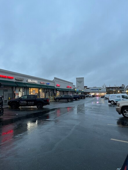 More Photos Of 7009-7063 Parsons Blvd, Fresh Meadows General Retail For Lease