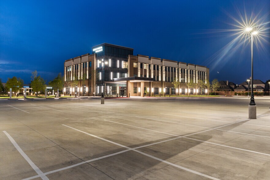 More Photos Of 12850 Dallas Pky, Frisco Medical For Lease