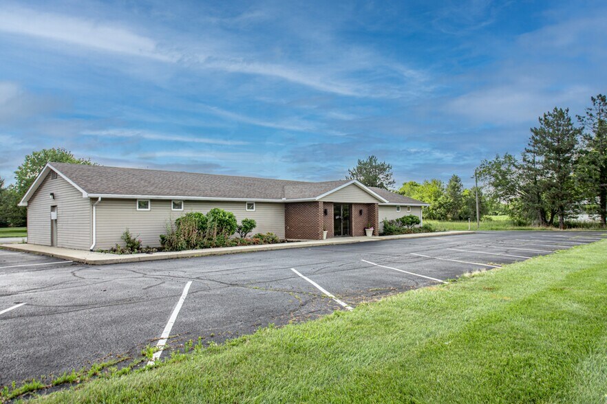 More Photos Of 1845 US Highway 127 N, Eaton Medical For Lease