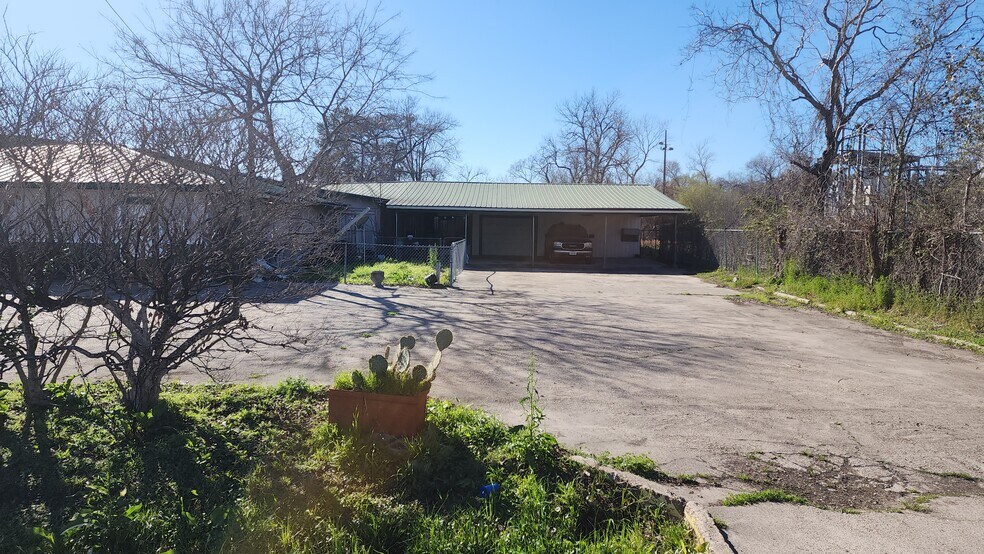 More Photos Of 5601 Arlington St, Houston Funeral Home For Sale