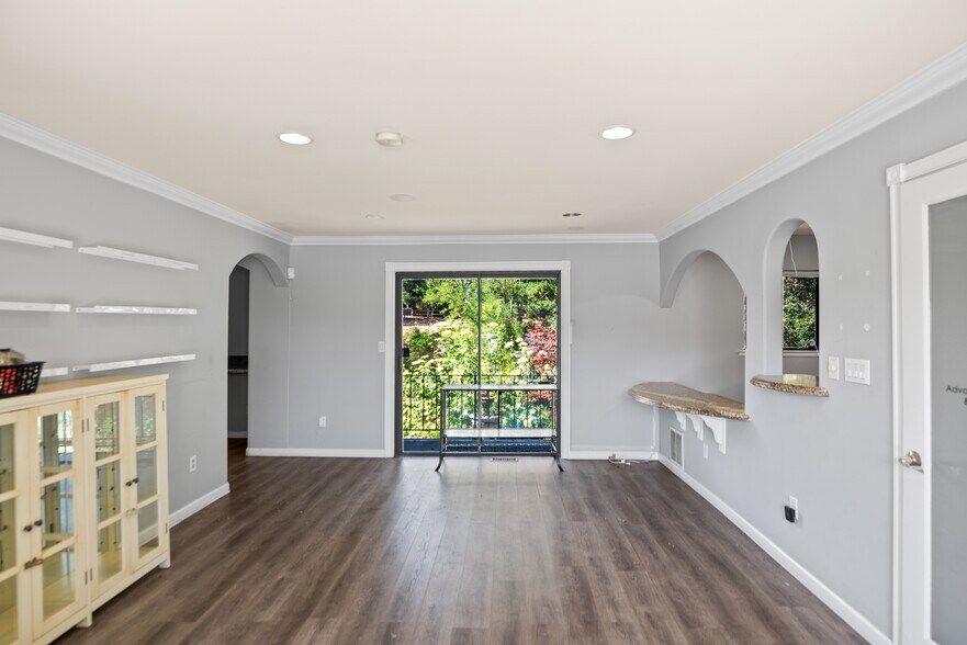 More Photos Of 360 Rose St, Danville Medical For Sale