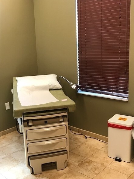More Photos Of 11317 Lake Underhill Rd, Orlando Medical For Lease