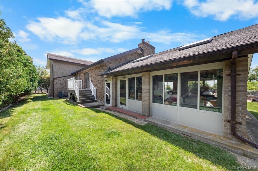 More Photos Of 1 Grandview Dr, Shirley Apartments For Sale