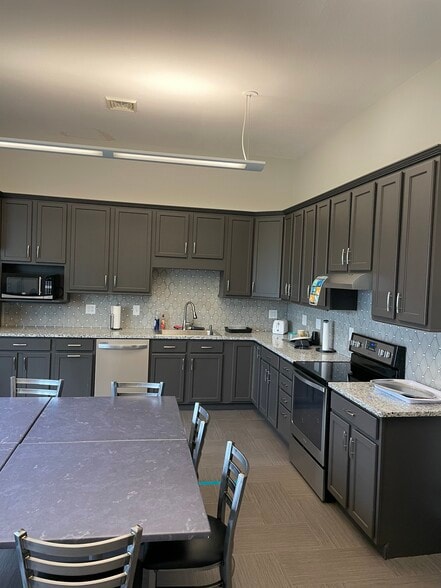 More Photos Of 3745 Medina Rd, Medina Office For Lease