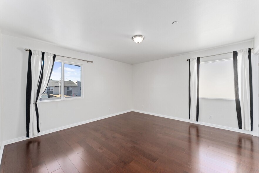 More Photos Of 7761 Garfield Ave, Huntington Beach Apartments For Sale