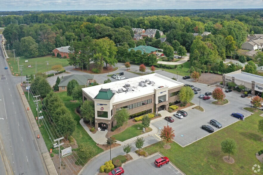 More Photos Of 1400 Eastchester Dr, High Point Office For Lease