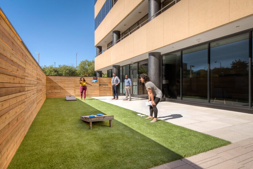 More Photos Of 2611 S Clark St, Arlington Coworking Space