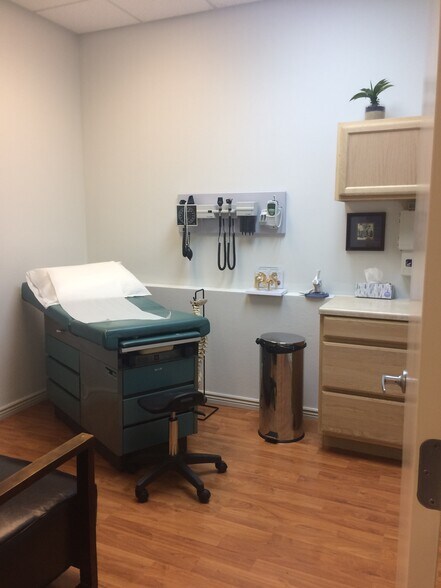 More Photos Of 1755 S 8th St, Colorado Springs Office For Lease