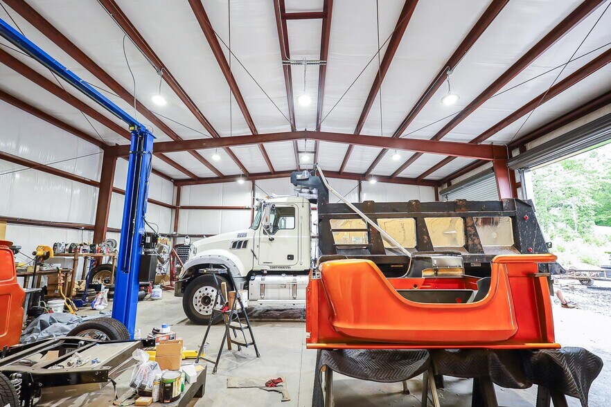 More Photos Of 475 Old Howell Bridge Rd, Ball Ground Warehouse For Sale