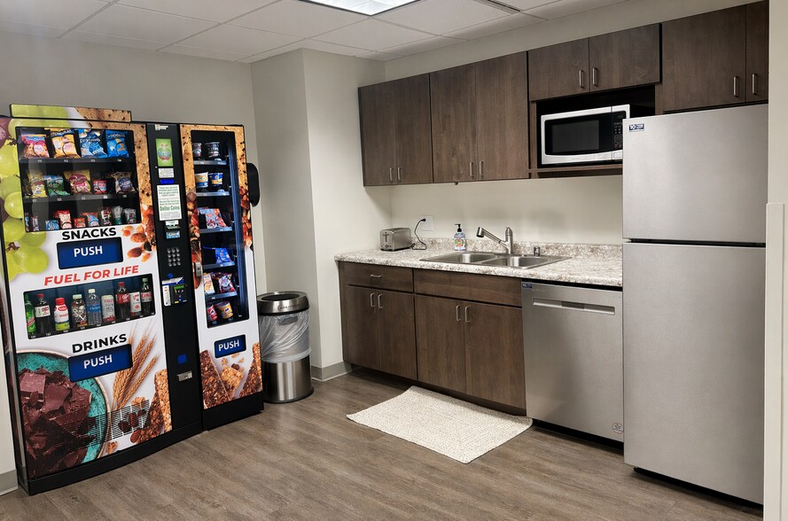 More Photos Of 3001 W Beltline Hwy, Madison Unknown For Lease