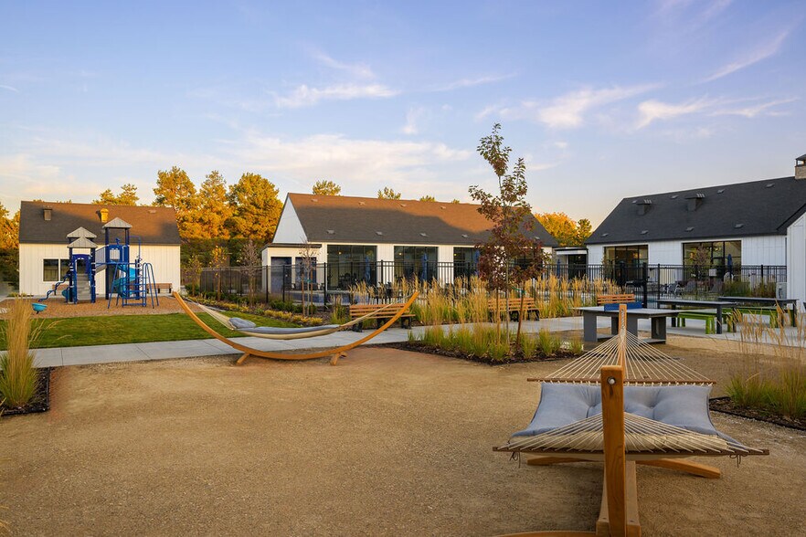 More Photos Of 2700 E Overland Rd, Meridian Apartments For Sale