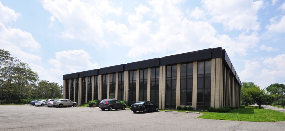 More Photos Of 347 Elizabeth Ave, Somerset Office For Lease