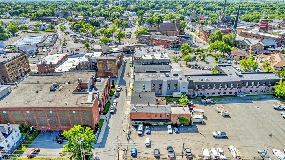 More Photos Of 24 John St, Middletown Office Residential For Sale