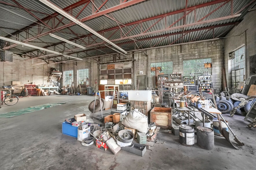 More Photos Of 655 N Washington St, Naperville Service For Sale