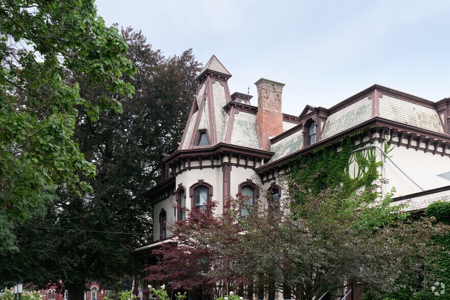 More Photos Of 1 E Church St, Fairport Restaurant For Sale