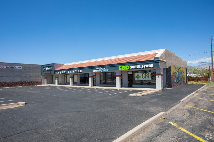More Photos Of 5801-5809 E 22nd St, Tucson Storefront For Lease