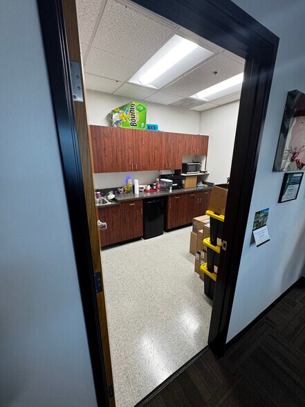 More Photos Of 12055 NE Glenn Widing Dr, Portland Warehouse For Lease