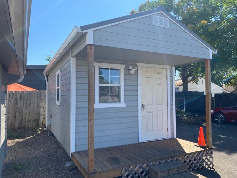 More Photos Of 1625 12th St SE, Salem Office Residential For Sale