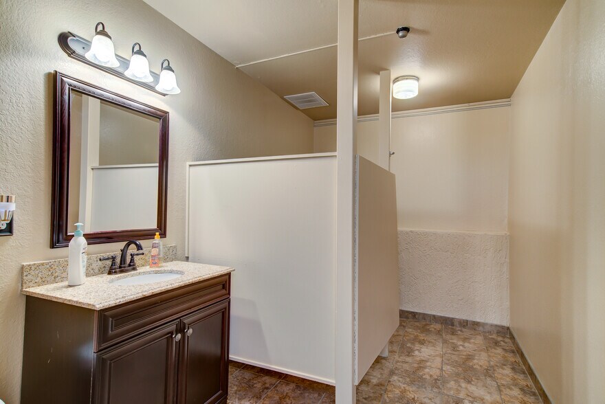 More Photos Of 4390 N Academy Blvd, Colorado Springs Medical For Lease