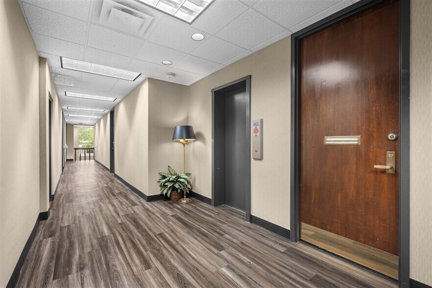 More Photos Of 1411 West Ave, Austin Office For Sale