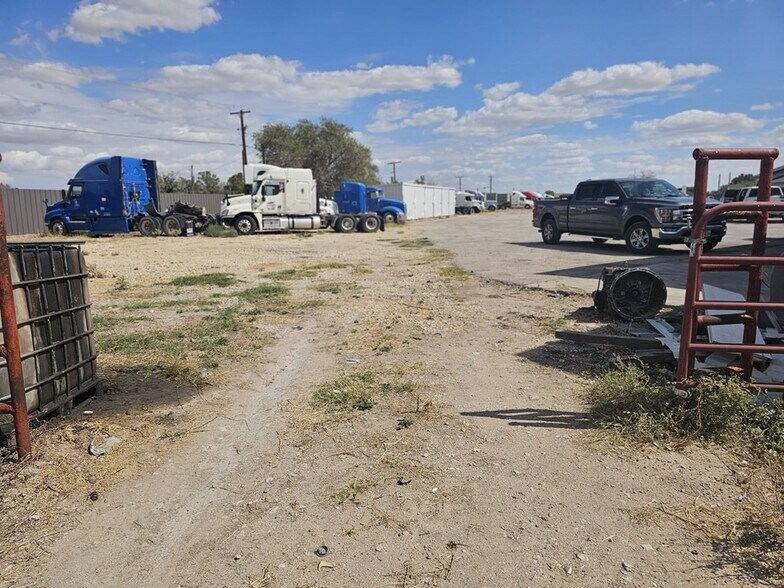 More Photos Of 11010 W Joan Dr, Odessa Warehouse For Sale